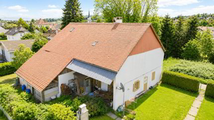 FERME FRIBOURGEOISE À FORT POTENTIEL AU COEUR DE DOMDIDIER 1/3