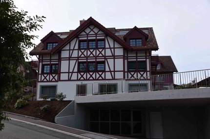Tiefgaragenplatz zu vermieten 1/3