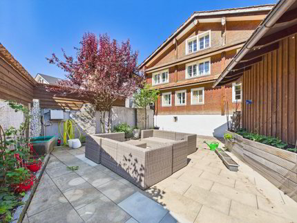 7.5 Zimmer Einfamilienhaus mit Wintergarten, Sitzplatz und 2 Garagenboxen! 1/5