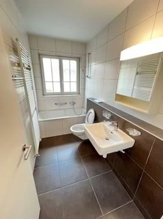 Sanierte 4-Zimmer-Wohnung im 1. OG 1/5