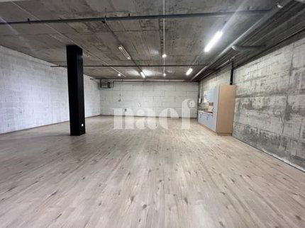 Surface à louer de 106 m2 à Granges-Paccot ! 1/3