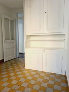 A louer, appartement de 3 pièces au rez-de-chaussée 1/5