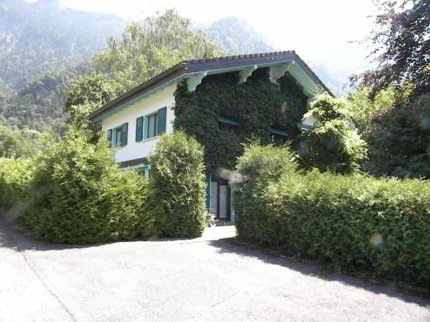Charmante maison individuelle de 6.5 pièces à Bex 1/5