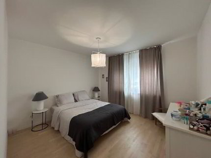 Appartement moderne de 3.5 pièces au 1er étage avec vue sur le lac 1/5