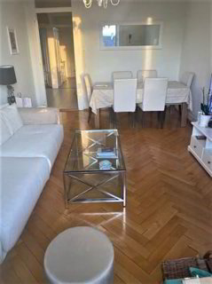 Joli appartement à proximité des commerces et des transports publics 1/5