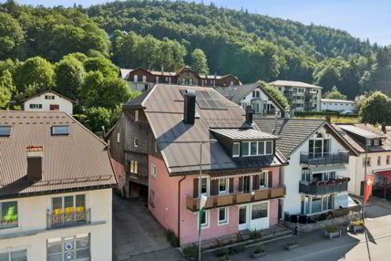 Immeuble avec potentiel promotionnel - vue imprenable sur le lac de Jo 1/5