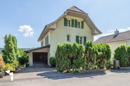 Fehr Immobilien - Sonnig gelegenes 5.5-Zi.-Einfamilienhaus 1/5