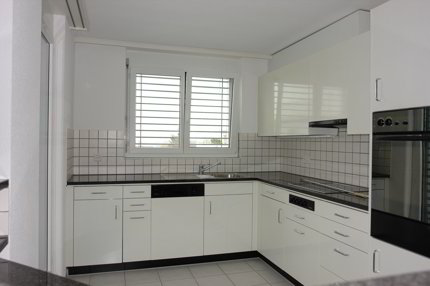 helle 4.5 Zimmer-Wohnung im Zentrum von Pfäffikon 1/5