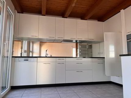Helle und grosszügige 4.5-Zimmer-Galeriewohnung mit Balkon und... 1/5