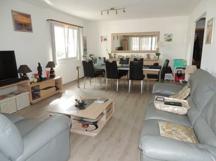 Splendide appartement de 4.5 pièces avec véranda fermée 1/5