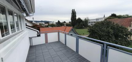 heimelige Dachwohnung an zentraler Lage 1/5