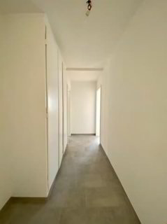 2 -Zimmerwohnung im 1. OG mit Balkon 1/5