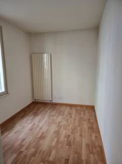 Grosszügige 4.5-Zimmer-Erdgeschosswohnung mit Aussensitzplatz 1/5