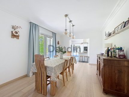 Maison de 9 pièces en vente à Au cœur de Vessy - 378 m² 1/5