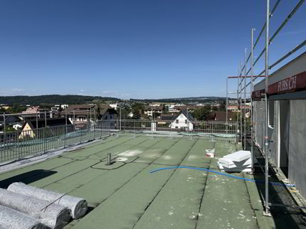 GROSSZÜGIGE 4 1/2-ZIMMER ATTIKAWOHNUNG AN ZENTRUMSLAGE 1/5