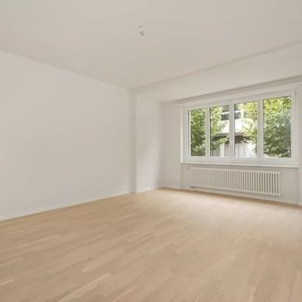 Sanierte 4.5-ZW mit Balkon und Terrasse im Zentrum von Biel 1/5