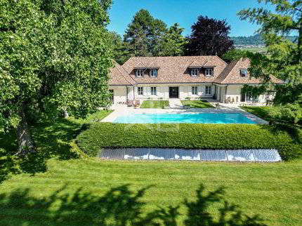 Maison individuelle with 10 rooms on sale in Perroy - 700 m² 1/5