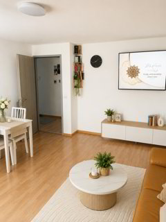 Grosszügiger Grundriss und Balkon mit wunderschöner Aussicht zur Erholung! 1/5