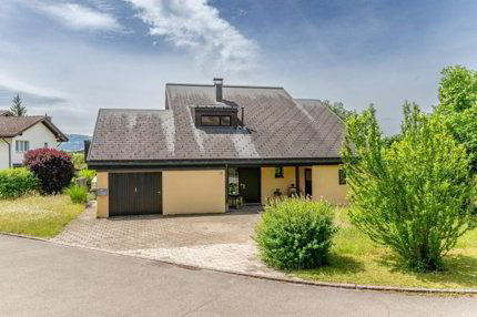 Maison individuelle with 5.5 rooms on sale in Wolfhausen - 146 m² 1/5