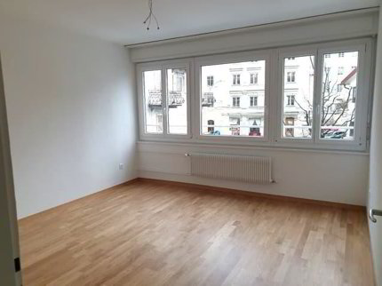 Joli appartement de 3 pièces avec balcon et ascenseur 1/5