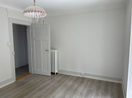 Jeanneret 23 Le Locle - Appart rénové 2 pièces 45 m2 balcon 1/5