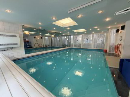PRAXIS mit HALLENSCHWIMMBAD in Aegerten 1/5