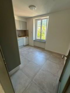 Appartement lumineux de 3.5 pièces avec grand balcon à Moutier 1/5