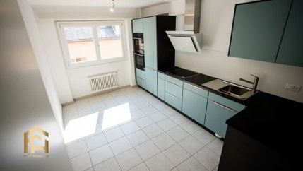 Attraktive 3.5 Zimmer Stadtwohnung mit Balkon und viel Platz 1/5