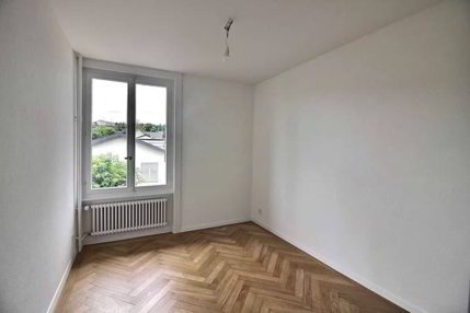 Superbe appartement entièrement rénové avec vue imprenable sur le lac 1/5