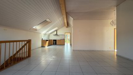 Lichtdurchflutete 4.5-Zimmer-Dachwohnung mit Balkon und Parkplatz 1/5