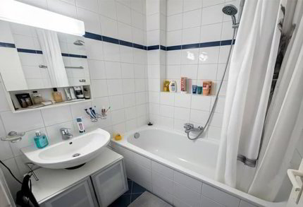 Bel appartement 3 pièces avec balcon proche du parc des Eaux-Vives 1/3