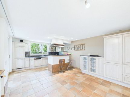 Maison individuelle with 6 rooms on sale in Hausen AG - 223 m² 1/5