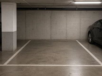 Place de parking dans le garage limitée au 31.10.2026 1/1
