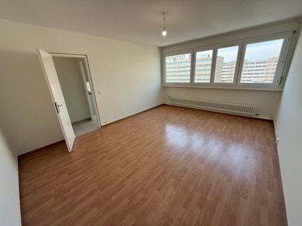 Appartement lumineux de 2 pièces au 7ème étage à Onex 1/3