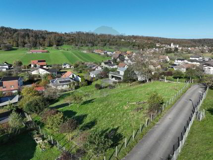Zu verkaufen – wunderschöne Baugrundstücke ab 580 m² in Coeuve 1/3