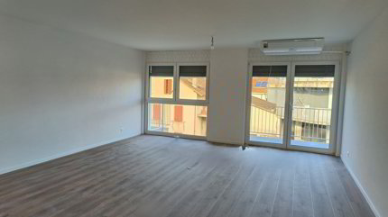 Verwaltungsfläche mit Balkon – 2. Stock – Neubauprojekt 1/5