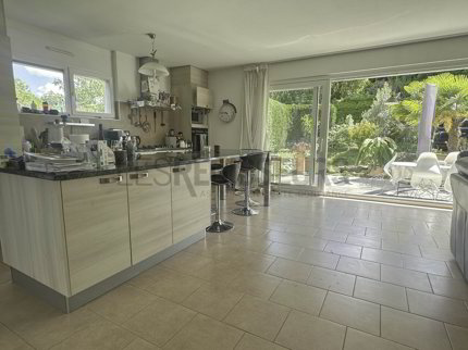 Elegante moderne Doppelvilla mit eigenem Studio 1/5