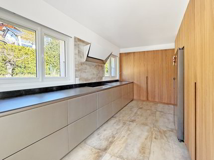 Wunderschöne, komplett renovierte Villa auf grossem Grundstück 1/5