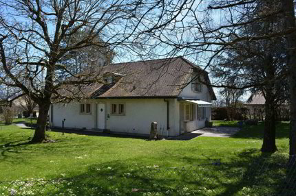 Geräumige 6.5-Zimmer-Villa in der Nähe aller Annehmlichkeiten 1/5