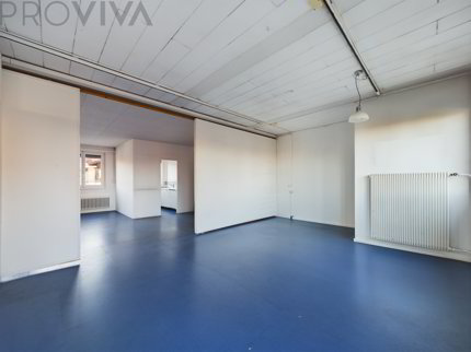 Local commercial de 5 pièces en location à zone - 300 m² 1/5