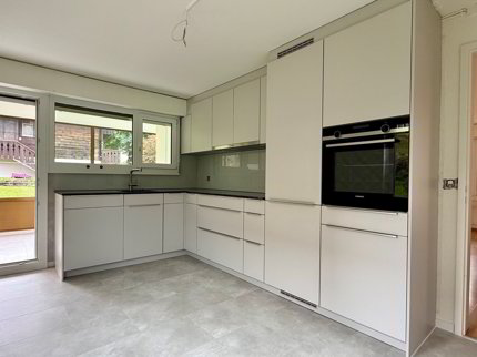 5.5-Zimmer-Parterrewohnung mit Wintergarten und Landanteil 1/5