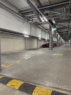 Zentral gelegener Einstellhallenplatz - Nähe Basel SBB 1/3