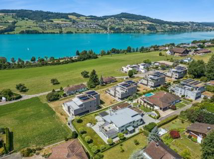 Architektenvilla mit Hallenbad & Seeblick zur Miete 1/1