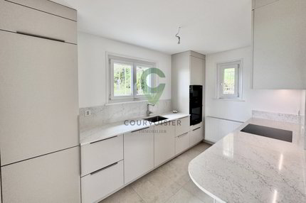 Maison individuelle de 6.5 pièces en location à Zone - 180 m² 1/5