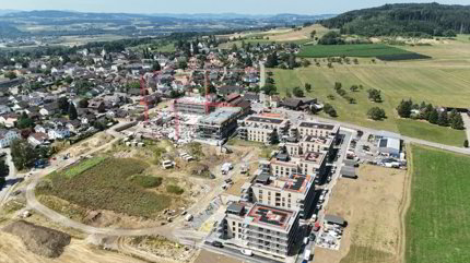 Einstellhallenplatz zu vermieten 1/3