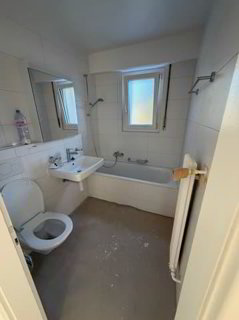 Magnifique appartement entièrement rénové de 4 pièces au rez-de-cha... 1/5