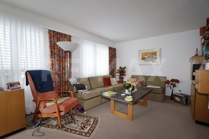 2½-Zimmer-Wohnung im 2. OG 1/5