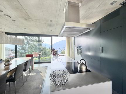 ZU VERKAUFEN IN BRIONE S. MINUSIO - Exklusives Einfamilienhaus mit Seeblick 1/5