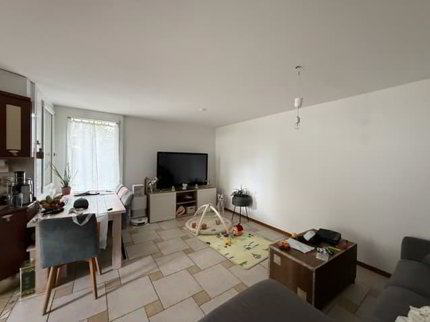VILLA LOCATIVE IDÉALEMENT SITUÉE À 5 MINUTES DE LAUSANNE (CRISSIER) ! 1/5