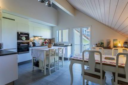 A CUARNENS, ATTIQUE 5.5 PIECES AVEC MEZZANINE DE 200 M2 POUR FAMILLE 1/5